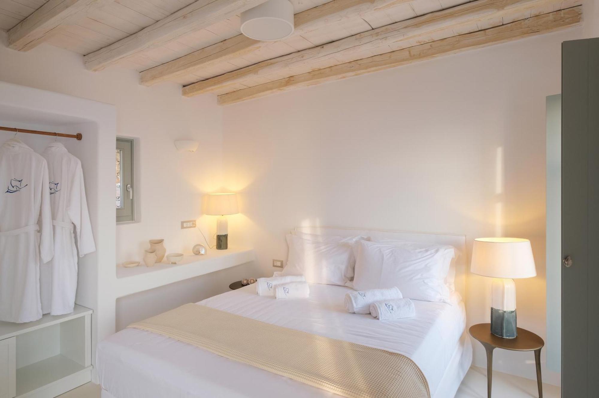 Odyssey Rock Milos Sunset Suites Plaka  Ngoại thất bức ảnh