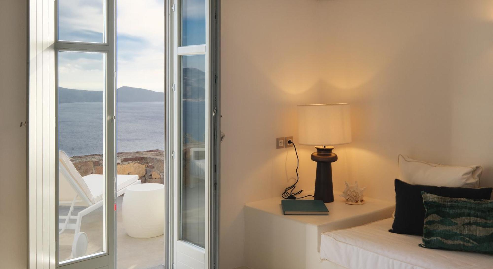 Odyssey Rock Milos Sunset Suites Plaka  Ngoại thất bức ảnh