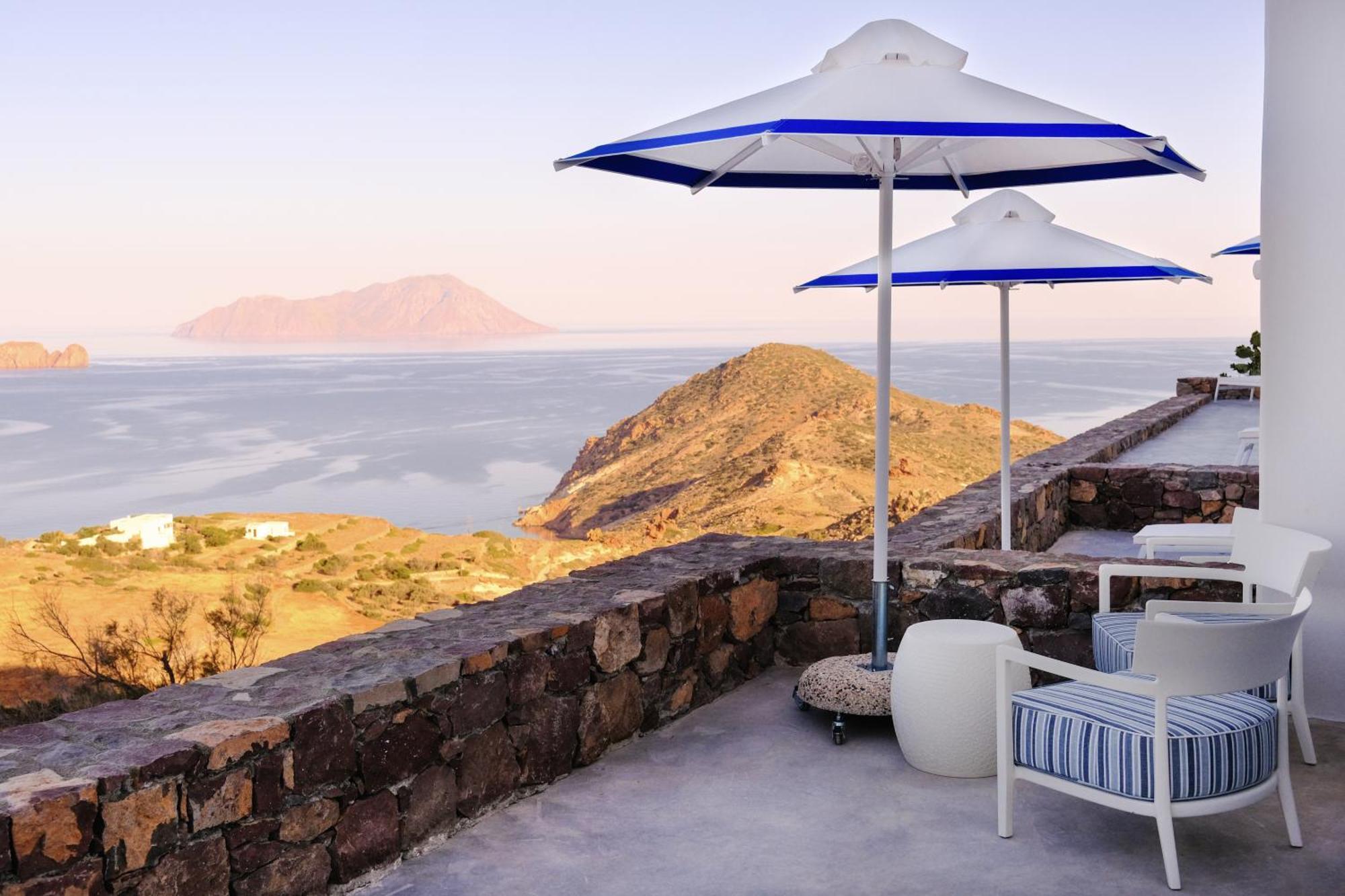 Odyssey Rock Milos Sunset Suites Plaka  Ngoại thất bức ảnh