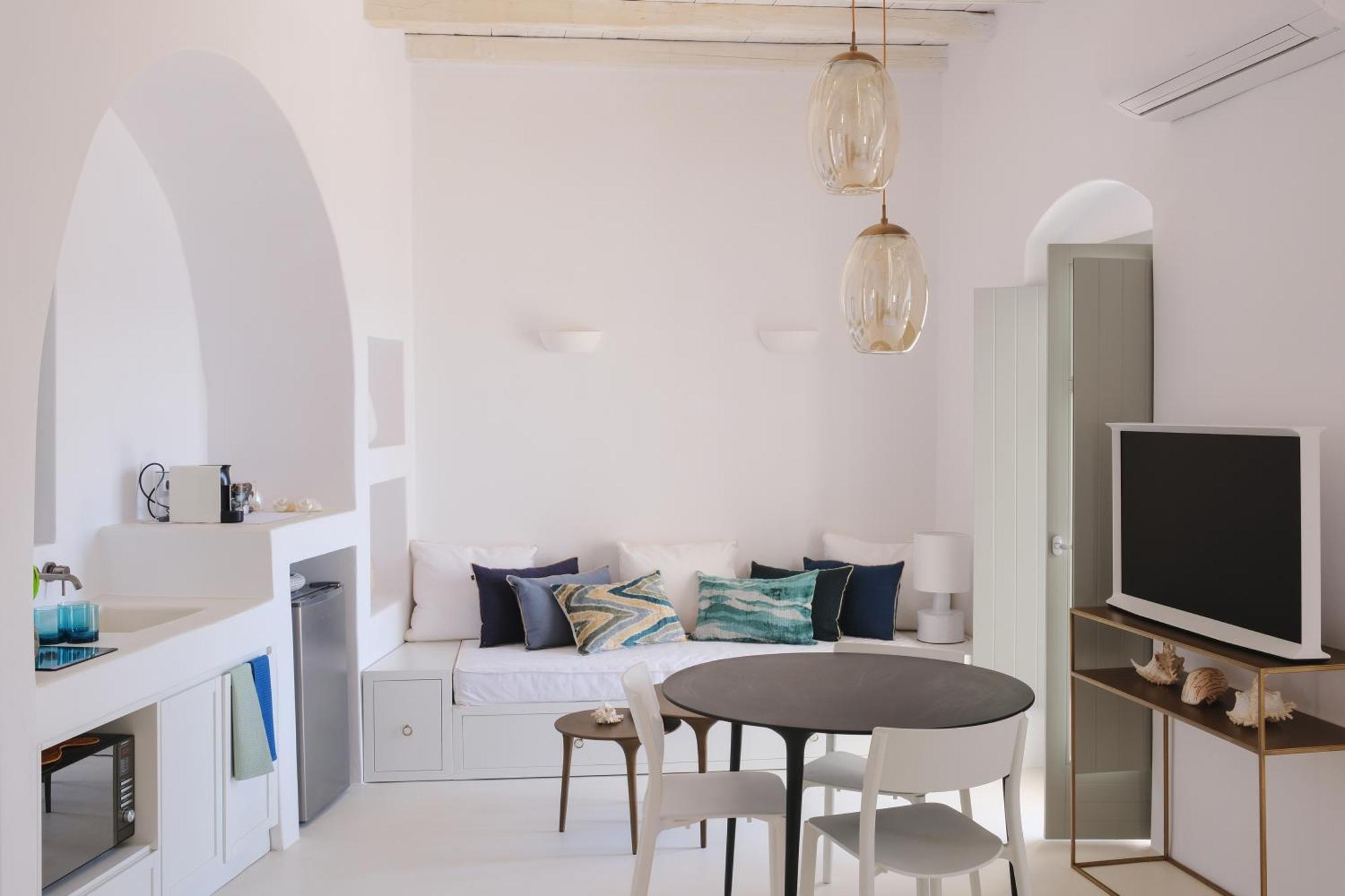 Odyssey Rock Milos Sunset Suites Plaka  Ngoại thất bức ảnh