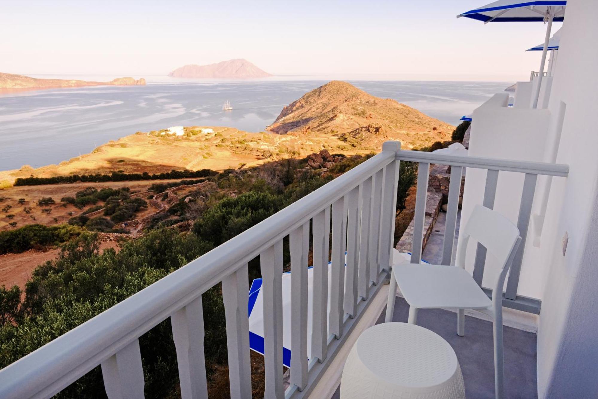 Odyssey Rock Milos Sunset Suites Plaka  Ngoại thất bức ảnh