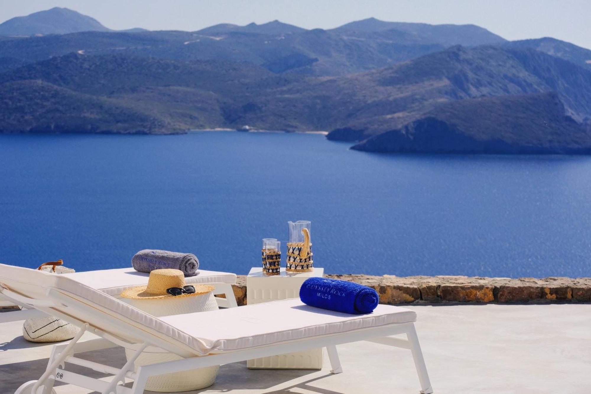 Odyssey Rock Milos Sunset Suites Plaka  Ngoại thất bức ảnh