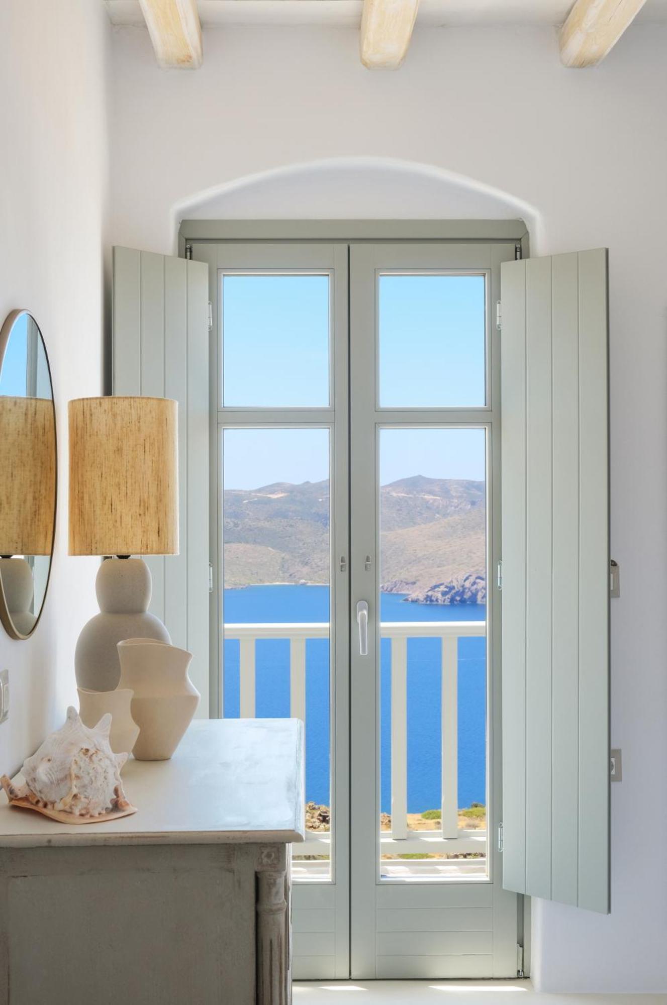 Odyssey Rock Milos Sunset Suites Plaka  Ngoại thất bức ảnh