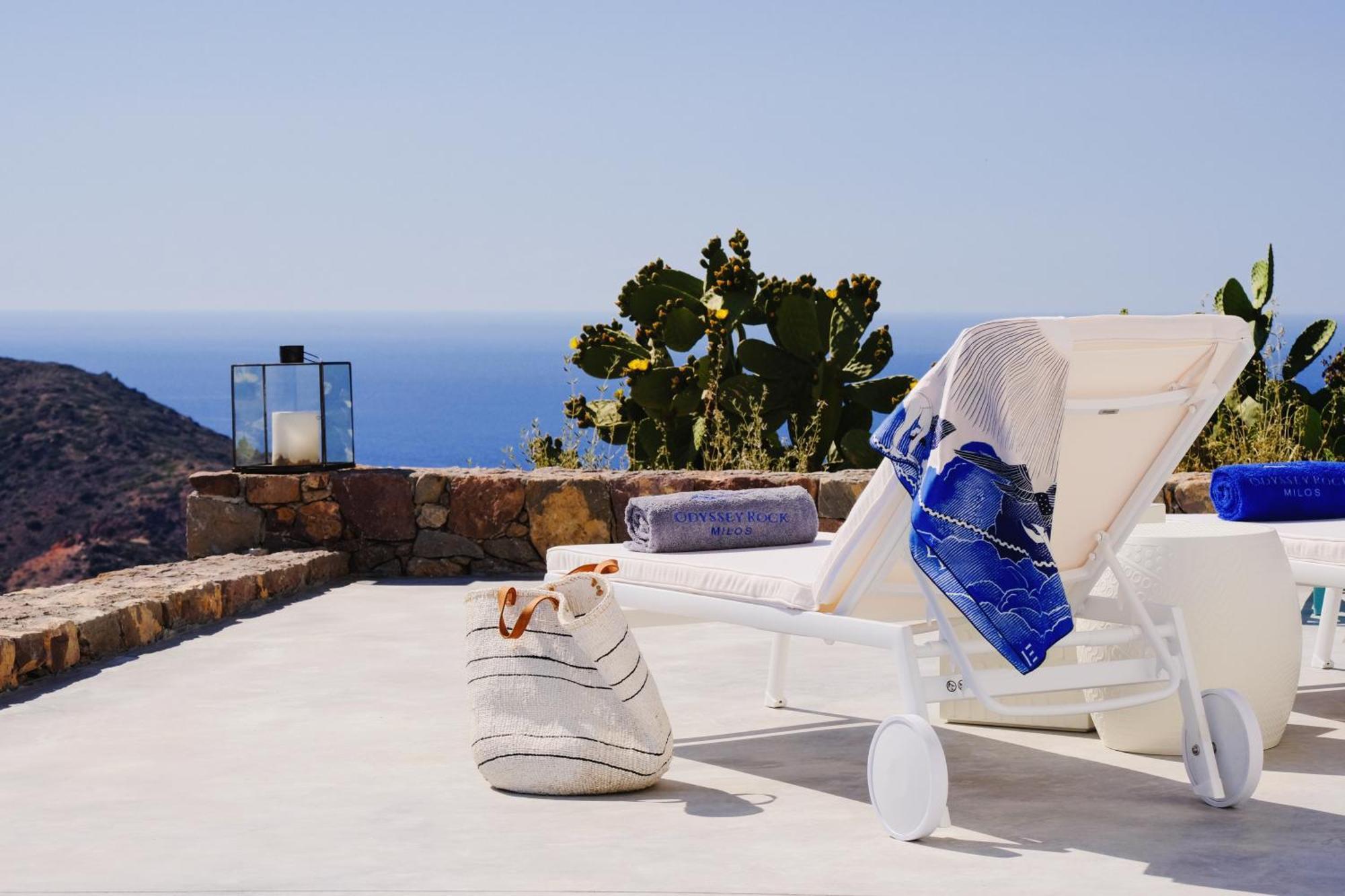 Odyssey Rock Milos Sunset Suites Plaka  Phòng bức ảnh