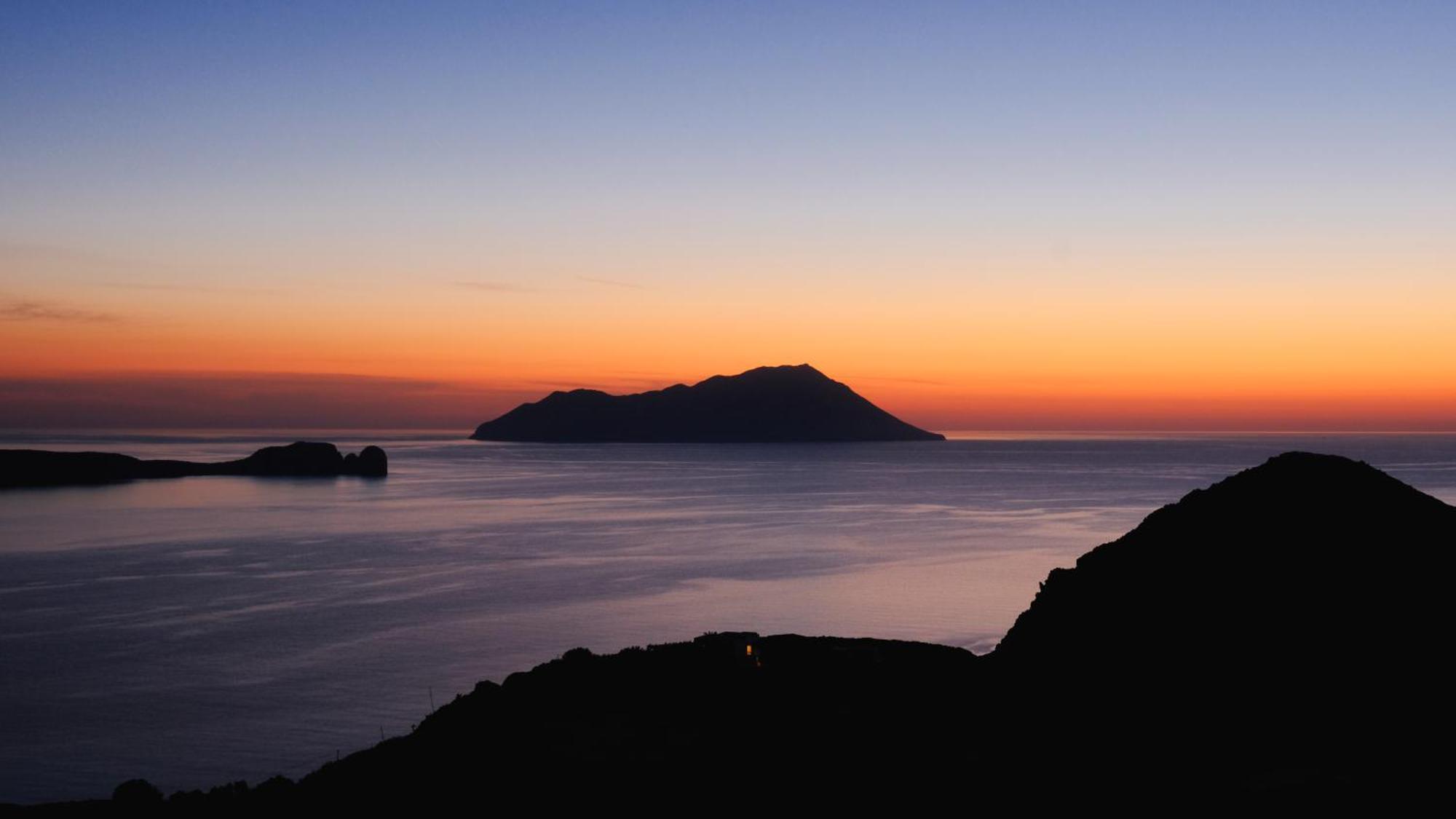 Odyssey Rock Milos Sunset Suites Plaka  Ngoại thất bức ảnh