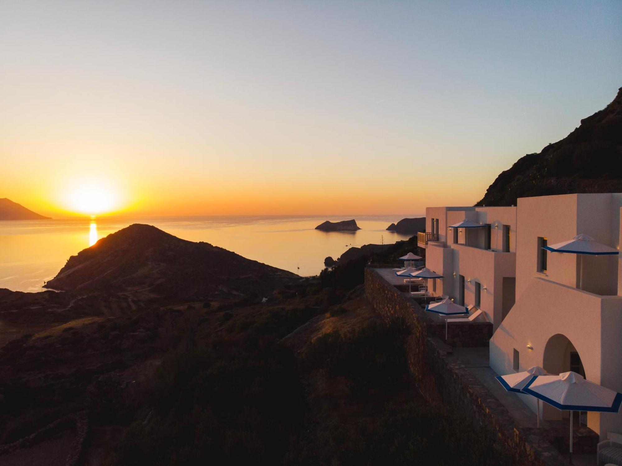Odyssey Rock Milos Sunset Suites Plaka  Ngoại thất bức ảnh